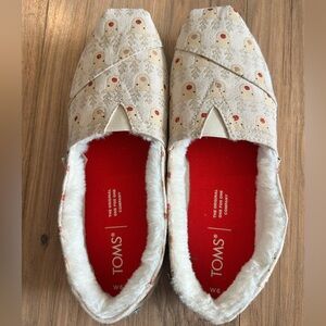 TOMS Women's Beige and Red Patterned Flats